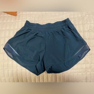 Lululemon hotty hot shorts 4’ inseam, size 6
